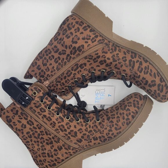 Leopard Women's Lug Boot 7 NWT - Picture 4 of 9